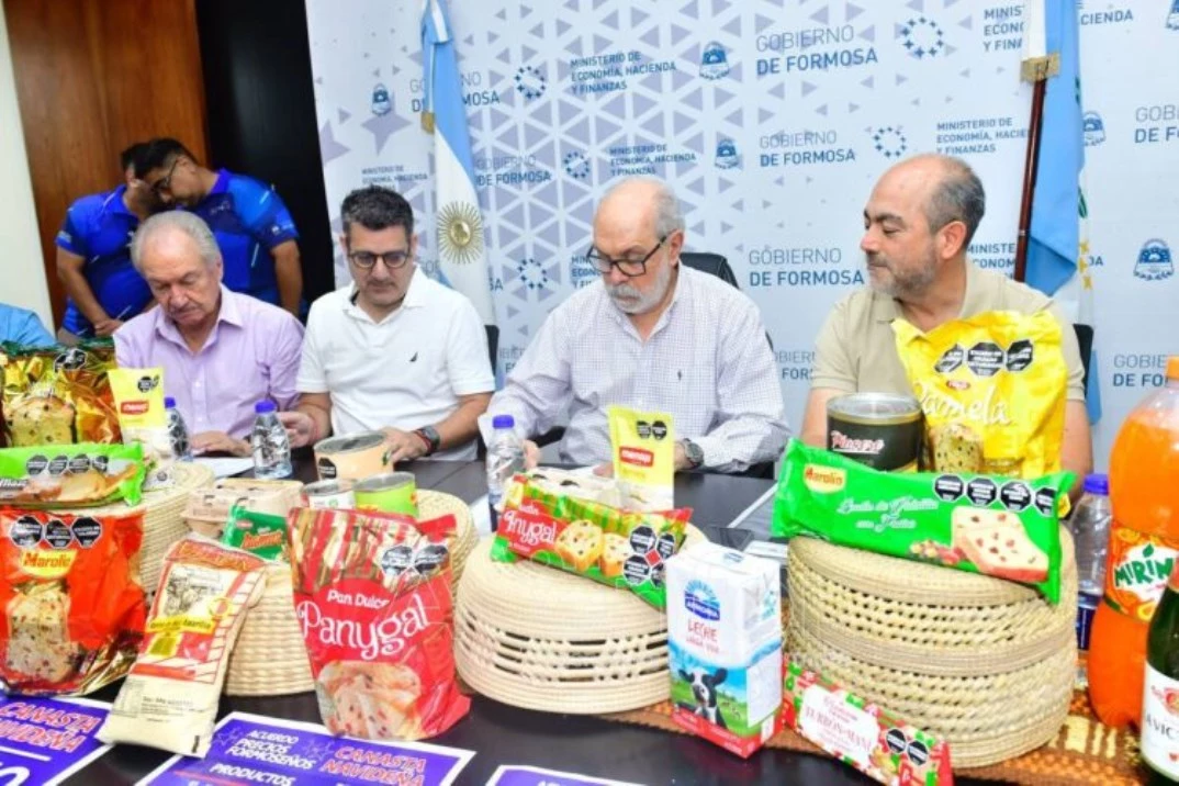 El Gobierno de Formosa, comercios locales y Banco Formosa firmaron el acuerdo de la Canasta Navideña