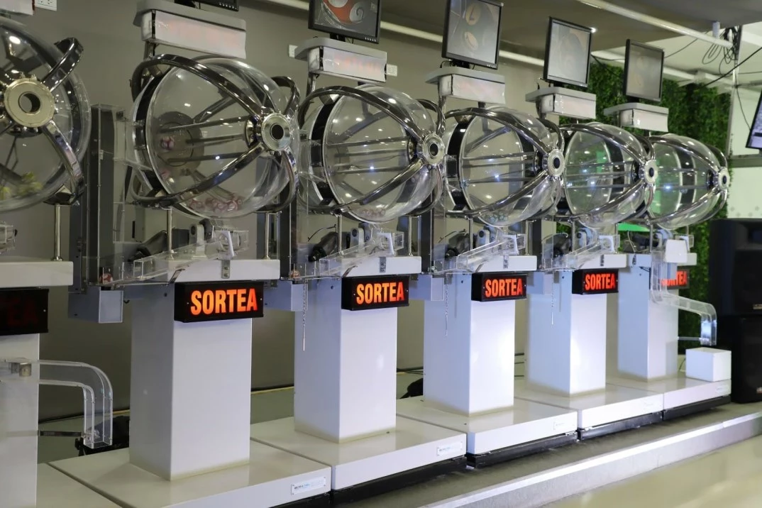 Primer sorteo de la Promoción 60 Años